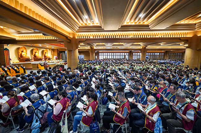 中台禅寺庆祝三○五二年佛诞浴佛法会暨夏安居报恩药师法会